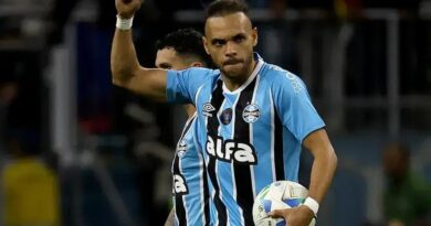 Grêmio encerra jejum de vitórias no Brasileirão com Braithwaite decisivo