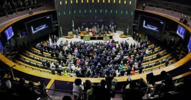 Pressão sobre Parlamentares com a Prisão de Carla Zambelli