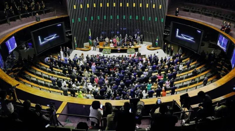 Pressão sobre Parlamentares com a Prisão de Carla Zambelli
