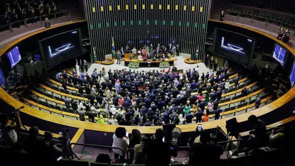 Pressão sobre Parlamentares com a Prisão de Carla Zambelli