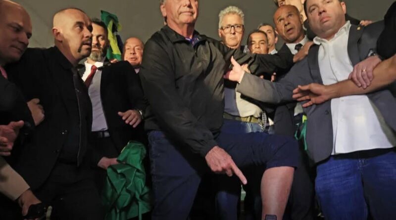 Bolsonaro recebe prisão domiciliar após descumprir medidas do STF
