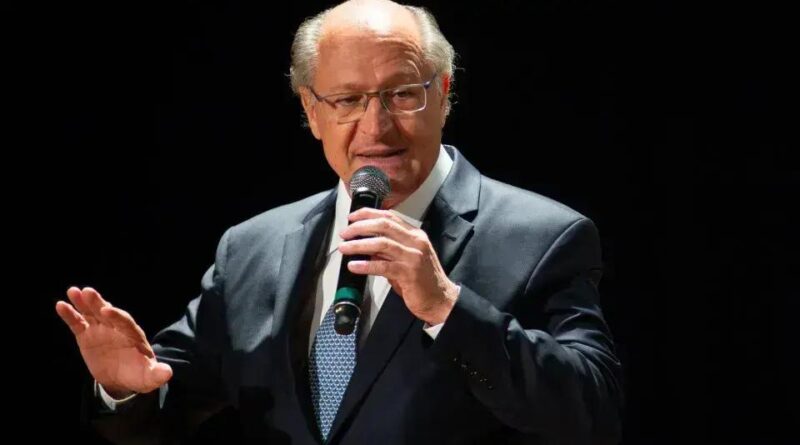 Alckmin dialoga com secretário dos EUA após gesto de Trump a Lula