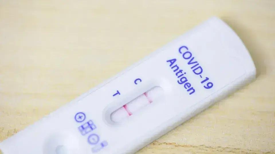 Aumento de internações por influenza A e Covid-19 em Goiás e DF