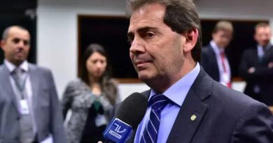 Bolsonaristas cobram anistia ampla em negociação com relator do projeto