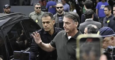 Bolsonaro recebe alta e volta à prisão domiciliar após crise de saúde