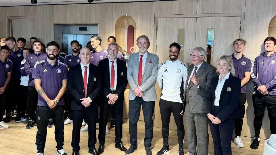 Diretor do Manchester United fala sobre situação de Ruben Amorim
