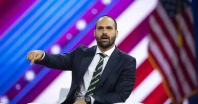 Eduardo Bolsonaro elogia Getúlio Vargas e outras figuras da história brasileira