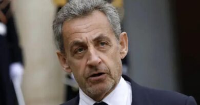 Nicolas Sarkozy é condenado a cinco anos de prisão por financiamento ilegal