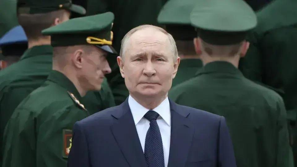 Putin ordena convocação de 135 mil soldados; Europa em alerta