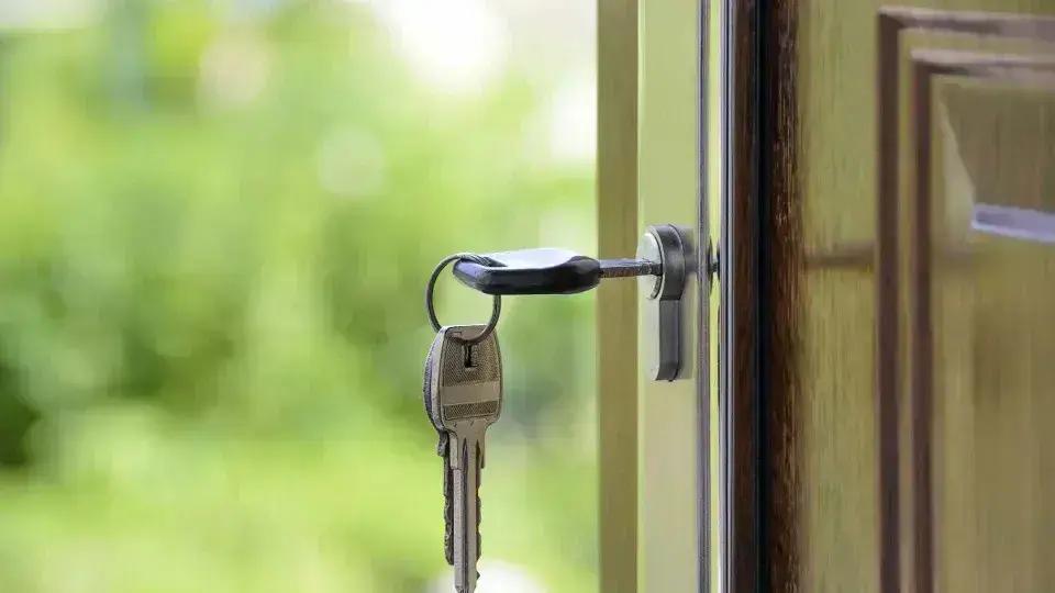 Brasil registra crescimento de 3.812% em prisões domiciliares em 9 anos