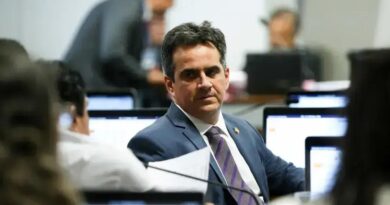 Ciro Nogueira visita Bolsonaro após críticas do bolsonarismo
