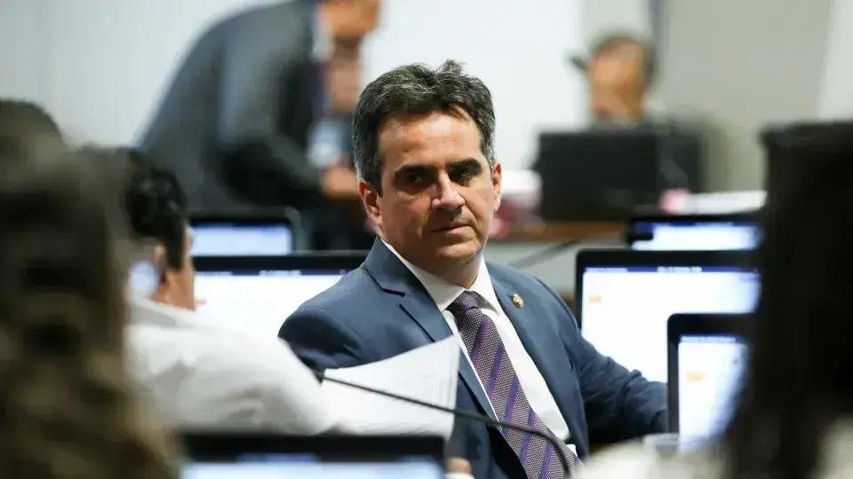 Ciro Nogueira visita Bolsonaro após críticas do bolsonarismo