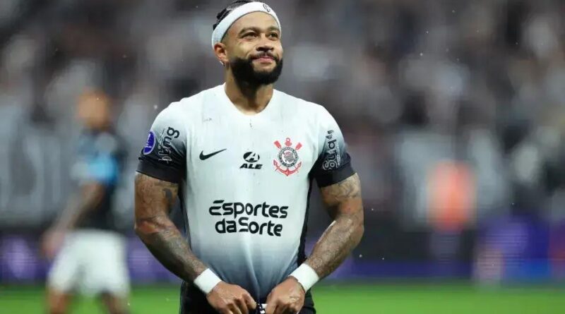 Corinthians conta com Memphis e Garro, mas enfrenta desfalques contra o Santos