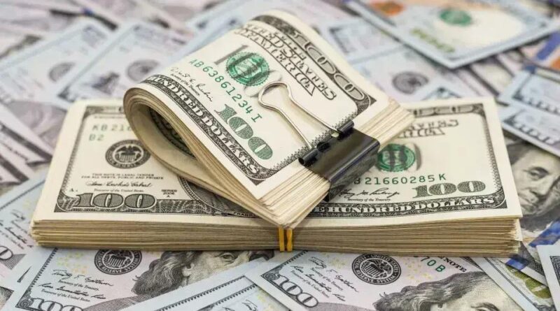 Dólar se mantém estável enquanto Bolsa registra leve alta com crise nos EUA