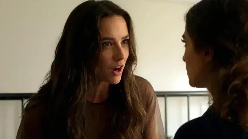 Entenda a polêmica de Tilly Norwood, a atriz virtual que gera controvérsias em Hollywood