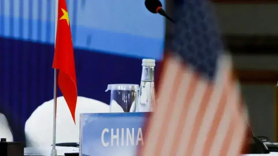 EUA aplicam tarifas de até 150% sobre produtos marítimos da China