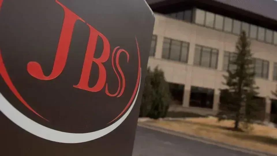 JBS anuncia investimento de US$ 70 milhões na avicultura paraguaia
