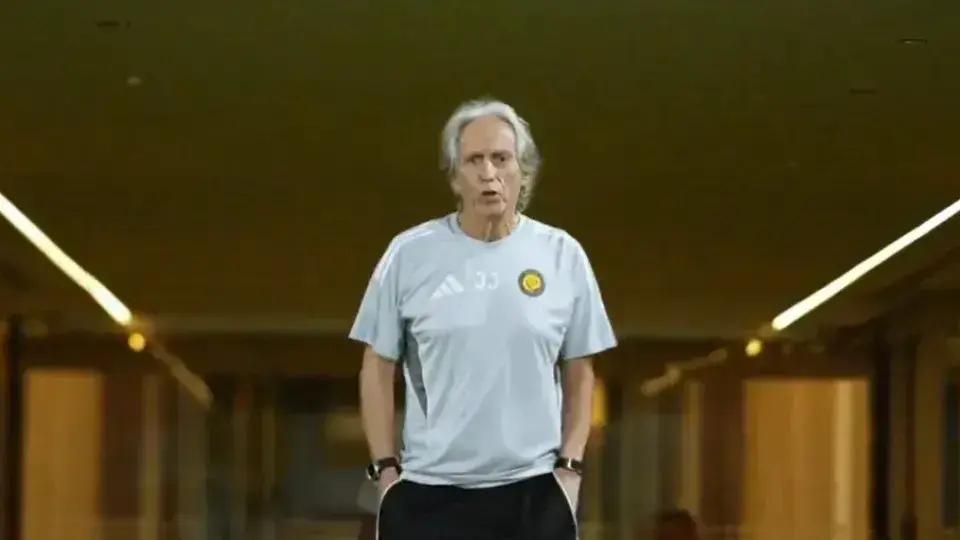 Jorge Jesus arrisca falar inglês e gera risadas no treinamento do Al Nassr
