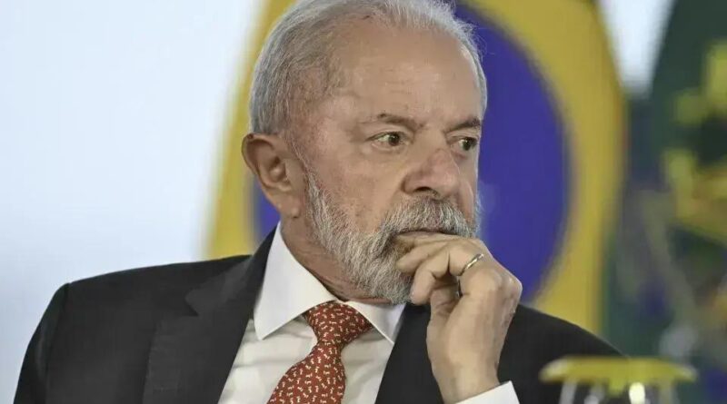 Lula discute substituto para Barroso em reunião com ministros do STF