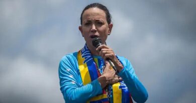 Maduro chama María Corina Machado de "bruxa demoníaca" após Nobel da Paz de 2025