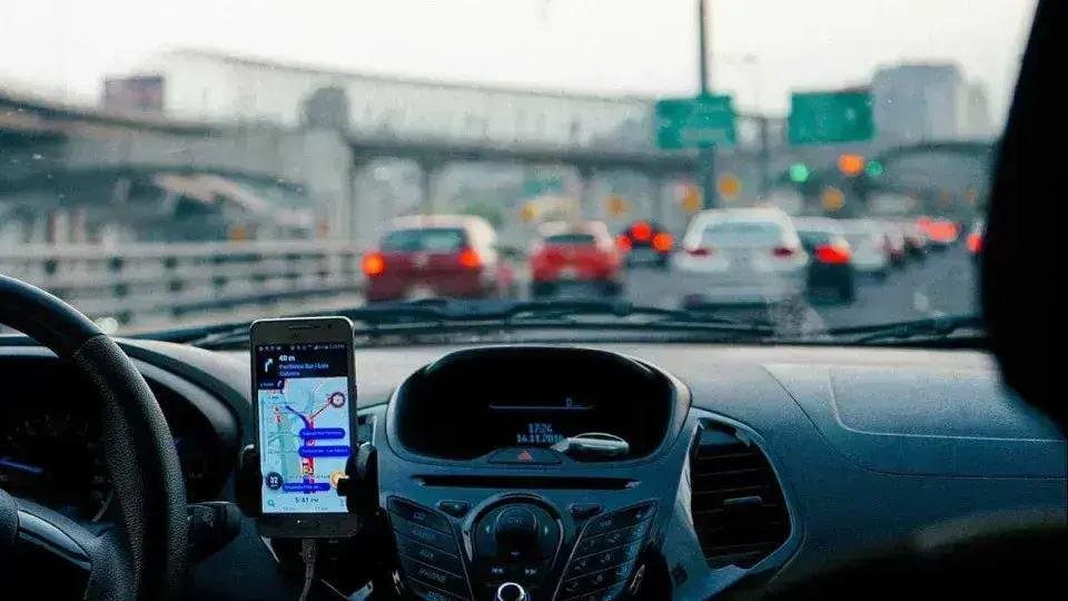 Mudanças nas categorias Comfort e Black da Uber: veja quais carros são proibidos