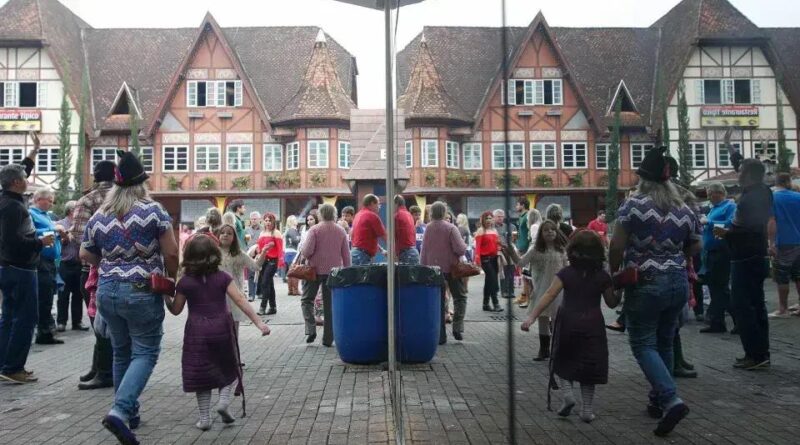 Oktoberfest 2025 começa hoje com inovações em Blumenau