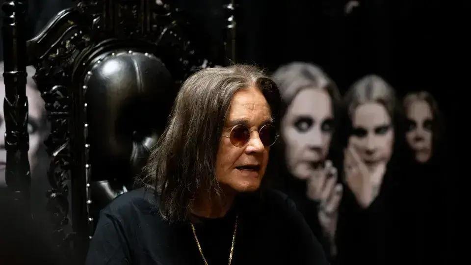 Ozzy Osbourne revela traições em livro póstumo e a crise com Sharon