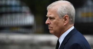 Príncipe Andrew renuncia ao título de duque de York após escândalos