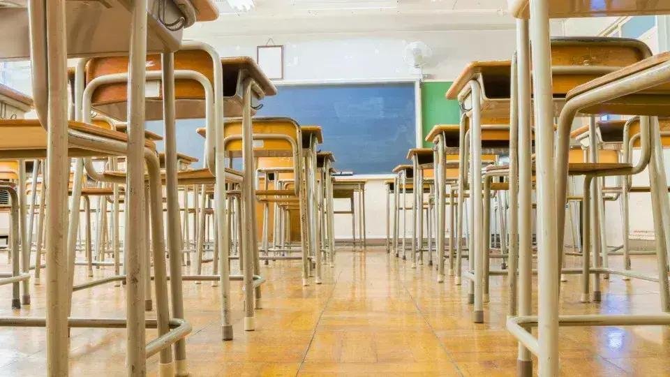 Professor brasileiro perde 21% do tempo de aula para manter disciplina
