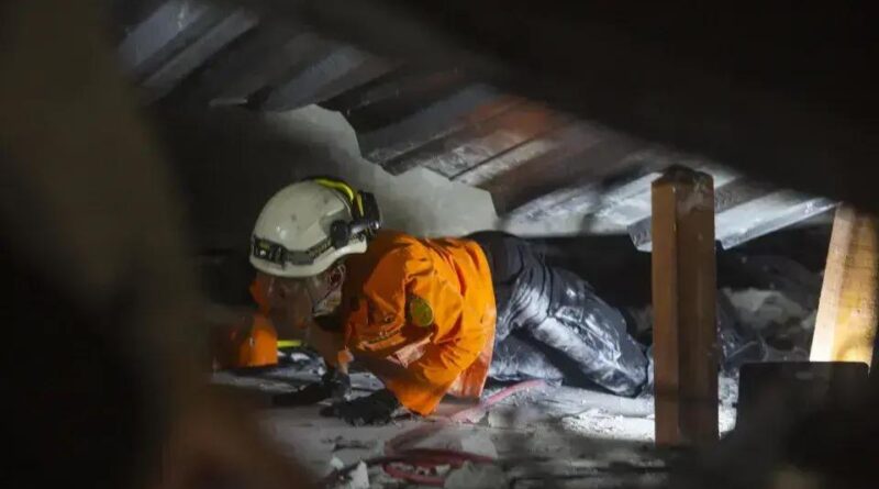 Tragédia na Indonésia: Escola desaba com estudantes soterrados