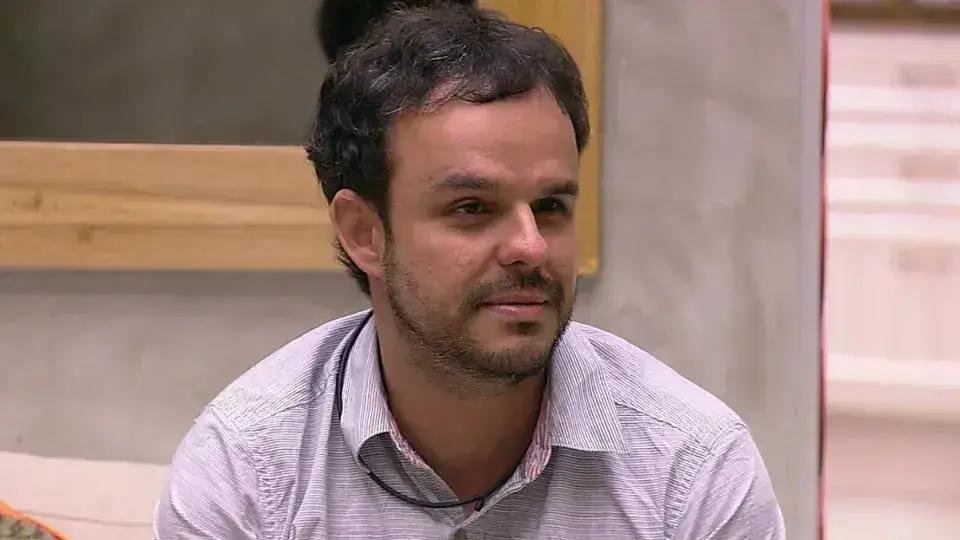 Vereador Adrilles Jorge é Investigado por Suspeita de Rachadinha