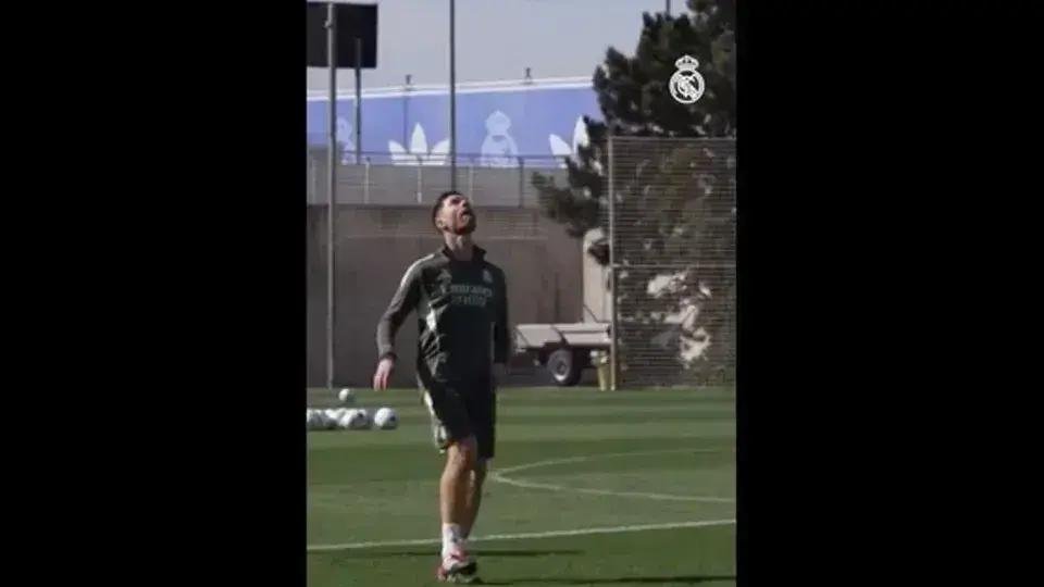 Xabi Alonso brilha em treino do Real Madrid com domínio de bola impecável