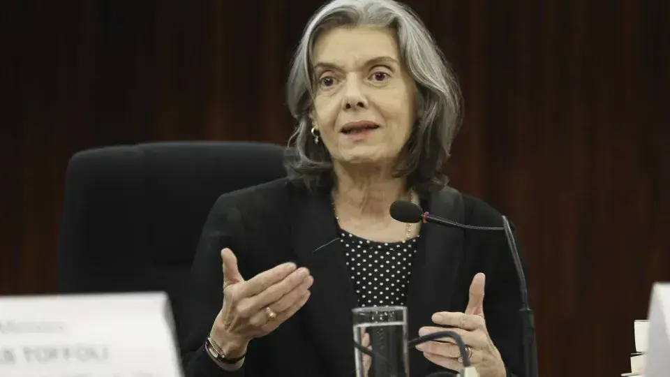 Carmén Lúcia destaca a luta pela democracia em evento cultural no Rio