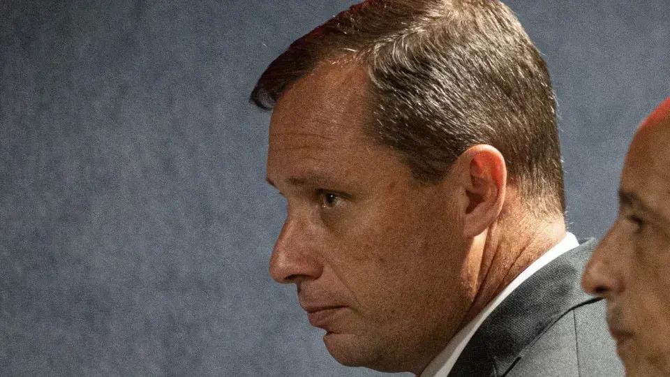 Cid chega ao STF para audiência sobre cumprimento de pena de dois anos