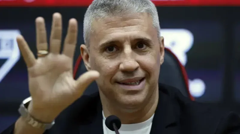 Crespo inicia planos para 2026 no São Paulo após derrota do time