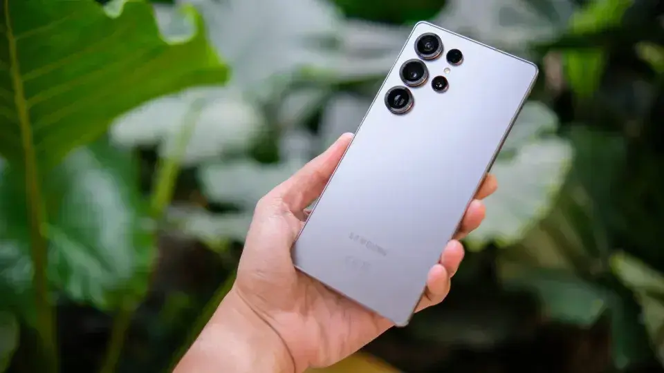 Cyber Monday promete grandes descontos em smartphones antigos