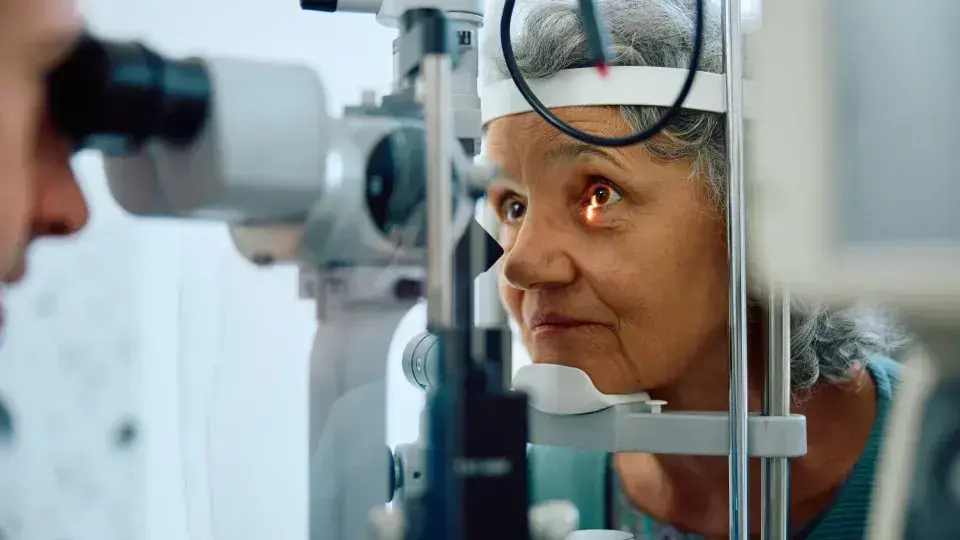 Descubra os Sintomas de Colesterol que Aparecem nos Olhos