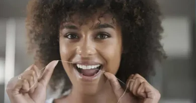 Erros comuns ao usar fio dental e como evitá-los