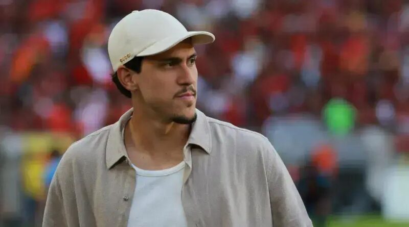 Flamengo desenvolve tipoias para permitir retorno de Pedro ao campo