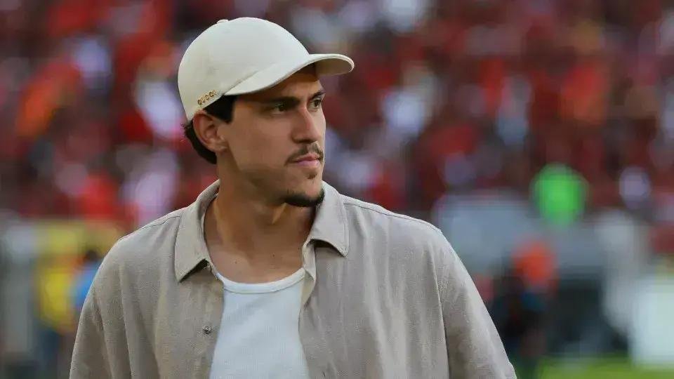 Flamengo desenvolve tipoias para permitir retorno de Pedro ao campo