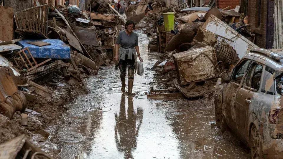 Governador de Valência renuncia após tragédia das enchentes em 2024
