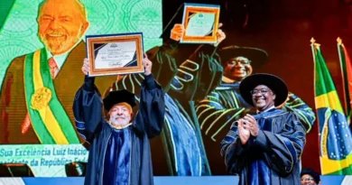 Lula é homenageado com título de doutor honoris causa em Moçambique