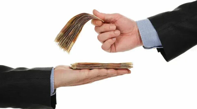 Primeira parcela do 13º salário deve ser paga até 28 de novembro