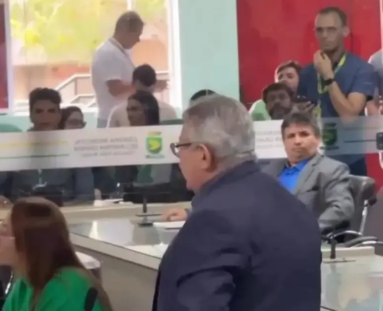 Tensão na Câmara Municipal: Bate-boca entre vereadores de Campina Grande