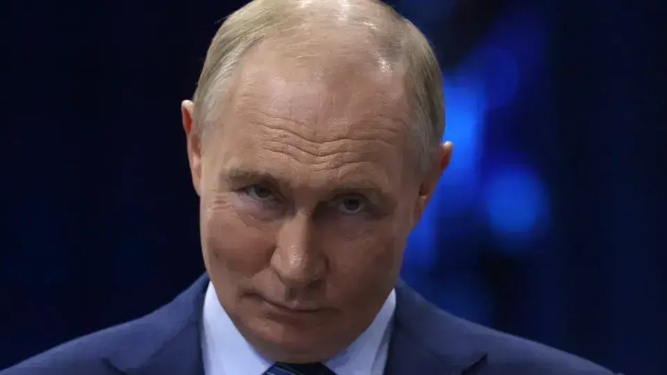 Trump envia negociador a Putin enquanto Zelenski busca acordo de paz