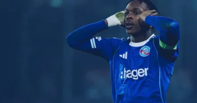 Atacante do Strasbourg é suspenso após confundir localização do clube