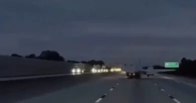 Avião colide com carro durante pouso de emergência na Flórida