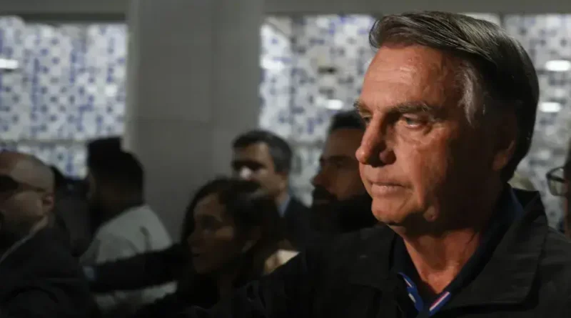 Defesa de Bolsonaro solicita permissão ao STF para cirurgia