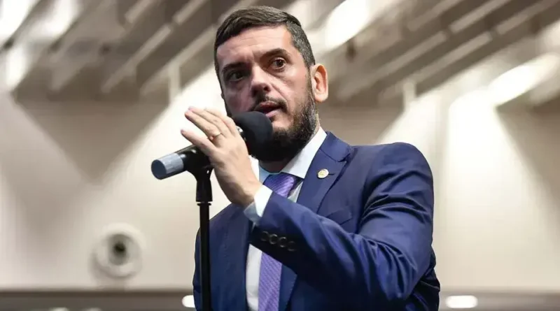 Deputado Rodrigo Bacellar é preso pela Polícia Federal em operação