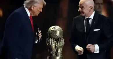 Donald Trump recebe o Prêmio da Paz da FIFA durante sorteio da Copa do Mundo 2026
